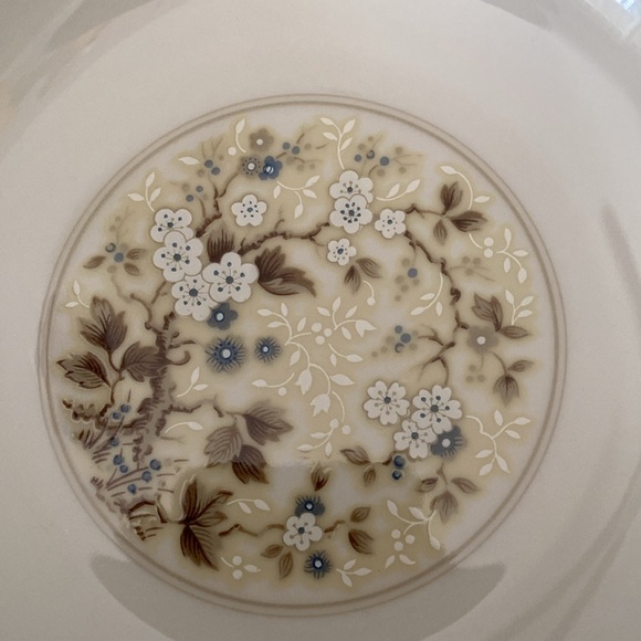 3 Royal Dalton “Mandalay” bowls. Never used in new condition. 7 inches - Picture 5 of 10